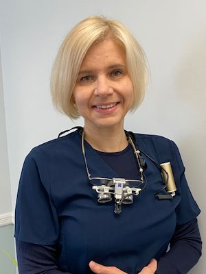 meet dr ann simons